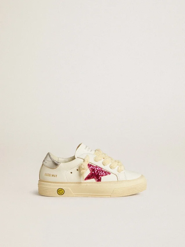 May Junior mit fuchsiafarbenem Glitzerstern und Fersenlasche aus Metallic-Leder