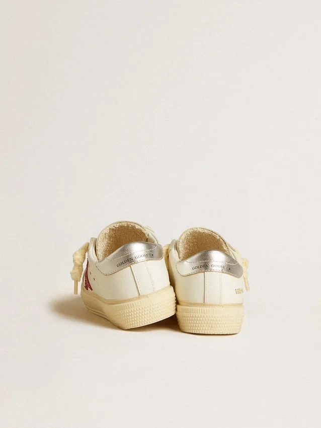 May Junior mit fuchsiafarbenem Glitzerstern und Fersenlasche aus Metallic-Leder