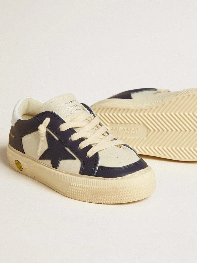 May Young aus weissem und blauem Leder mit Lederstern und Fersenlasche