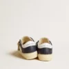 May Young aus weissem und blauem Leder mit Lederstern und Fersenlasche