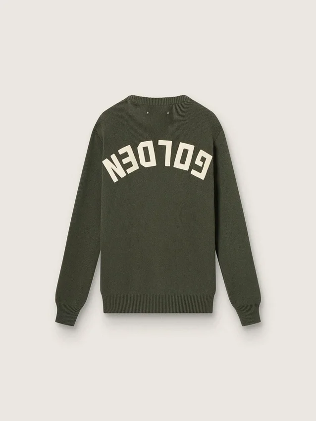 Militärgrüner Herren-Pullover mit Rundhalsausschnitt und «Golden»-Schriftzug auf der Rückseite
