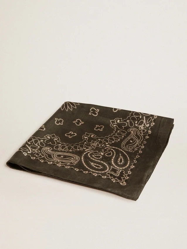 Moosgrüner Schal mit Paisley-Muster
