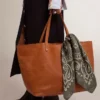 Moosgrüner Schal mit Paisley-Muster