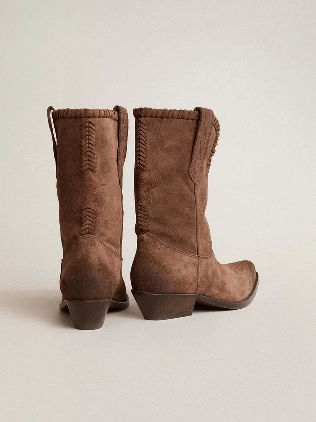 Niedrige Damenstiefel aus dunkelbraunem, gewaschenem Wildleder