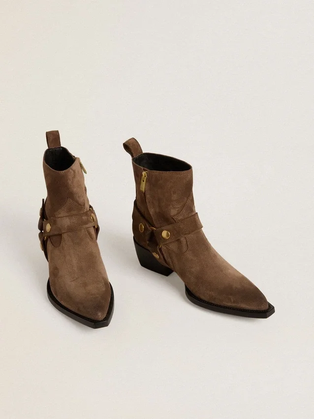 Niedrige Debbie-Stiefel aus taubengrauem Wildleder mit abnehmbarer Schnalle
