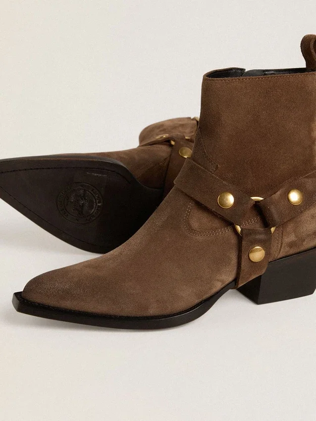Niedrige Debbie-Stiefel aus taubengrauem Wildleder mit abnehmbarer Schnalle