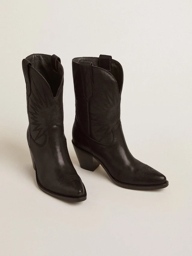 Niedrige Wish Star-Stiefel aus schwarzem Leder mit Ton-in-Ton-eingearbeiteter Sternverzierung