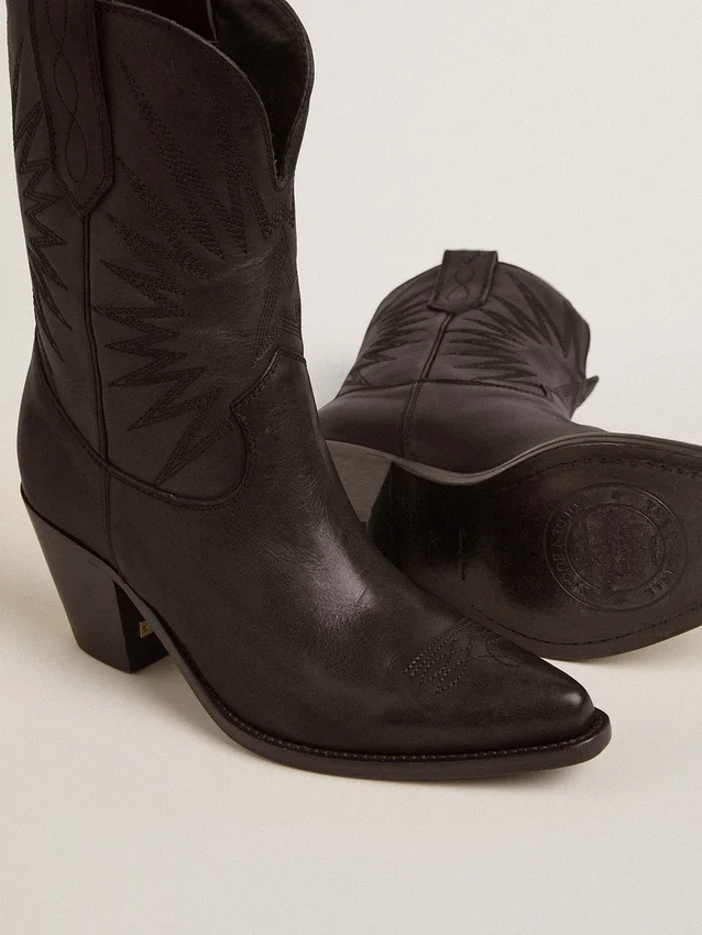 Niedrige Wish Star-Stiefel aus schwarzem Leder mit Ton-in-Ton-eingearbeiteter Sternverzierung