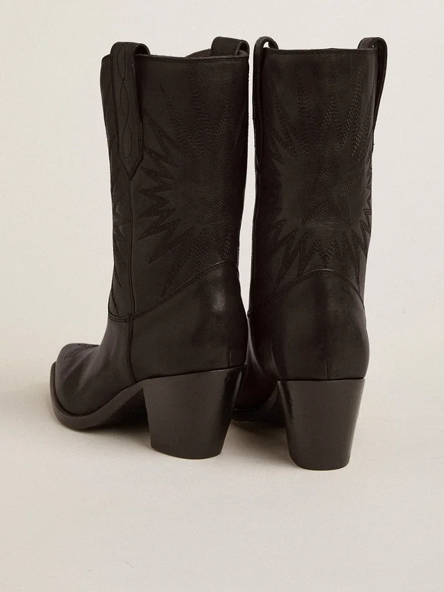 Niedrige Wish Star-Stiefel aus schwarzem Leder mit Ton-in-Ton-eingearbeiteter Sternverzierung