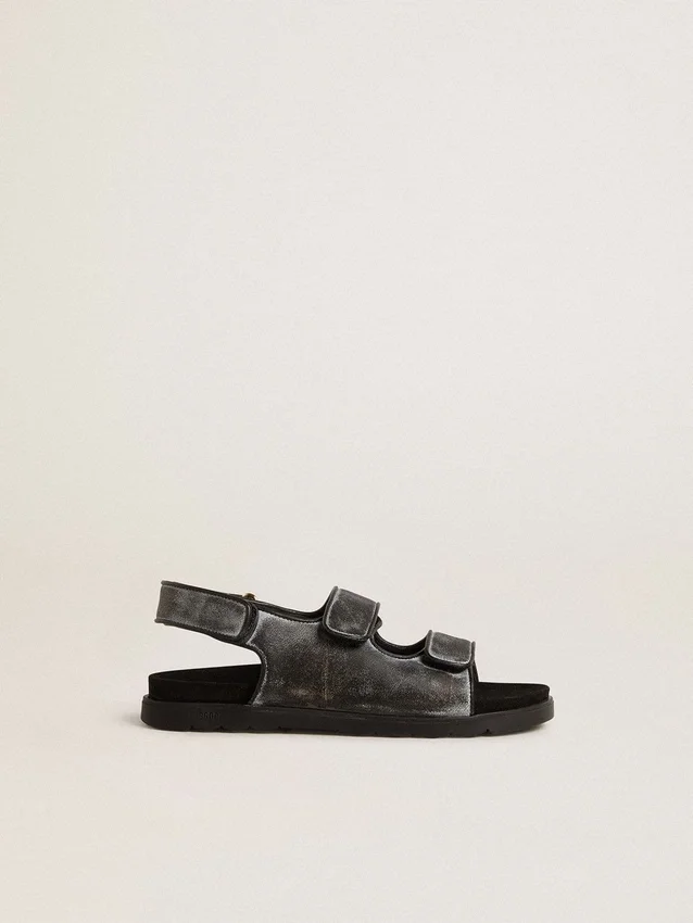 Noa Young Sandalen aus schwarzem Leder im Used-Look