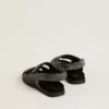 Noa Young Sandalen aus schwarzem Leder im Used-Look