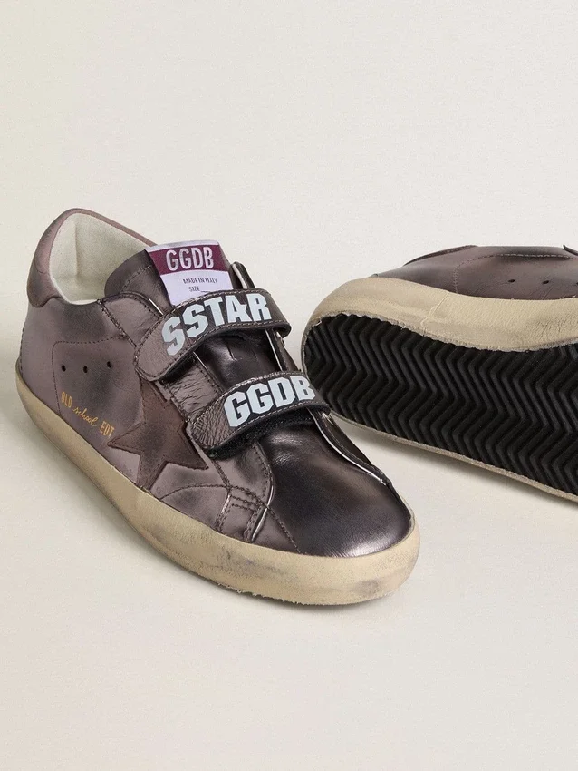 Old-School-Damenschuhe aus lila laminiertem Leder mit lila Nubuk-Stern und Fersenlasche