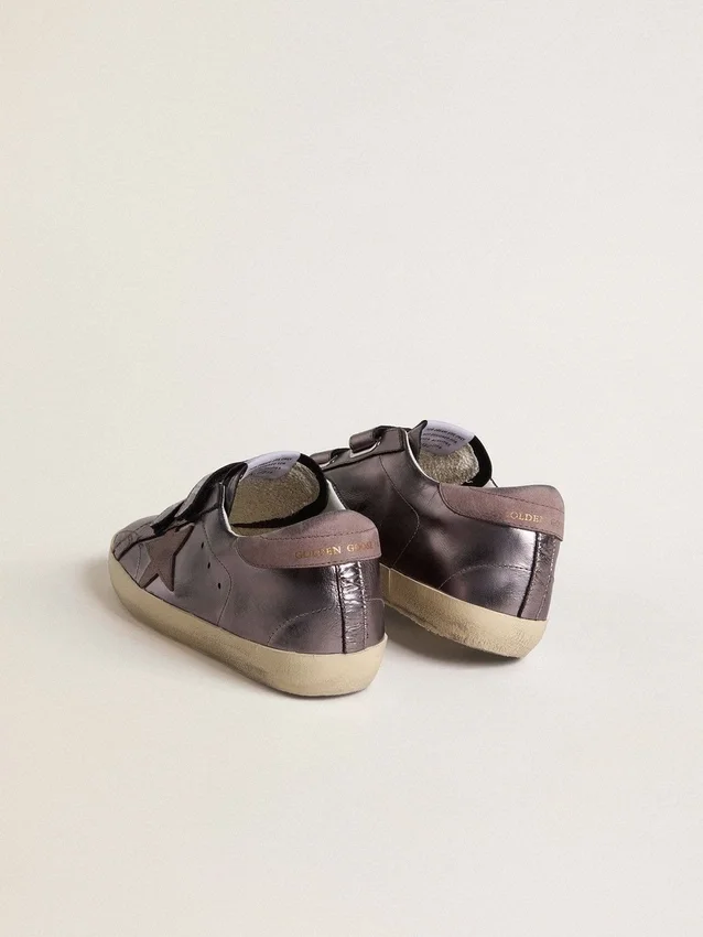 Old-School-Damenschuhe aus lila laminiertem Leder mit lila Nubuk-Stern und Fersenlasche