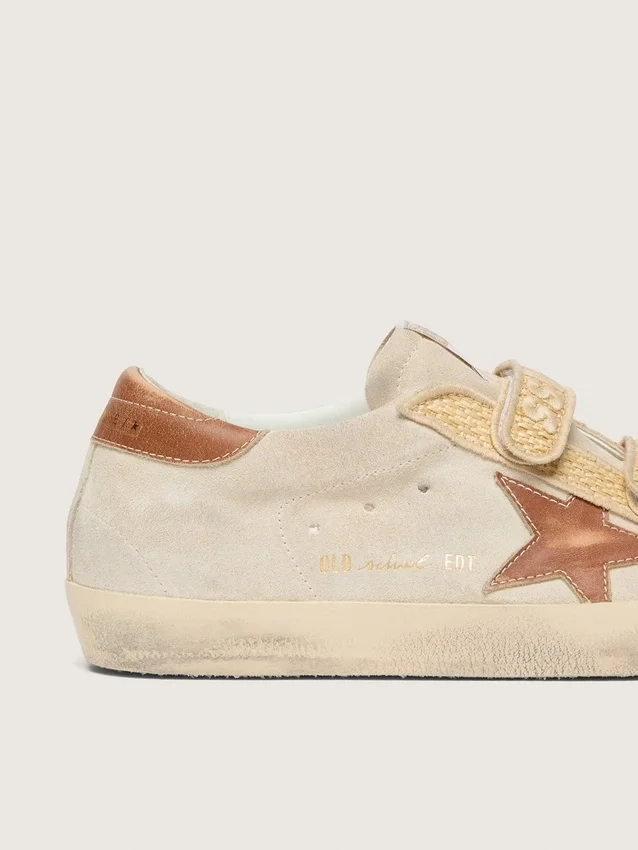 Old-School-Damenschuhe aus perlfarbigem Wildleder mit ziegelrotem Lederstern und Raffia-Riemen