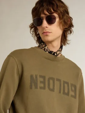 Olivgrünes Herren-Sweatshirt mit goldenem Schriftzug