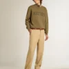Olivgrünes Herren-Sweatshirt mit goldenem Schriftzug