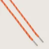 Orangefarbene Wanderschnürsenkel mit grauen und schwarzen Details