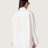 Oversize-Damenhemd aus weisser Baumwolle mit Plissee-Detail und Schmucksknöpfen