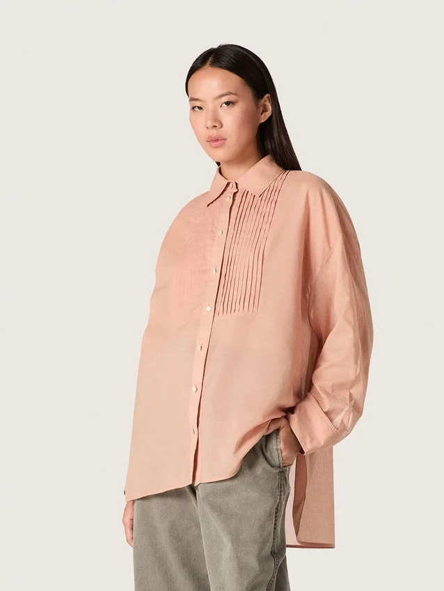 Oversize-Hemd für Damen aus korallenfarbenem Baumwollvoile mit Plissee-Detail