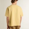 Oversize-Hemd für Herren aus gelber Baumwolle mit blauem Aufdruck
