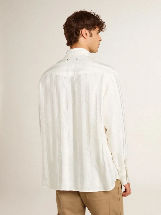 Oversize-Hemd für Herren in «Worn-White» mit vertikalen Streifen