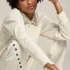 Papyrusweisses Sweatshirt mit Reissverschluss aus der Denise Star Collection und Kristallkragen