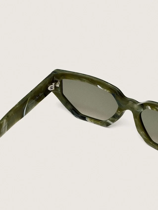 Rechteckige Sonnenbrille «Jamie» mit Rahmen in grüner Marmoroptik