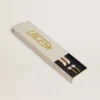 Rosa Baumwollschnürsenkel mit kontrastierendem goldfarbenem Logo