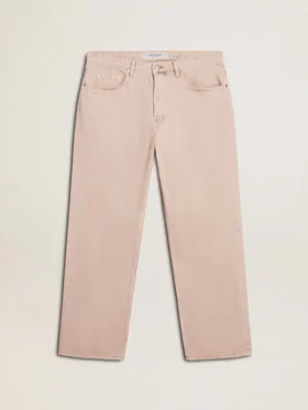 Rosa gefärbte Herrenjeans