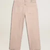 Rosa gefärbte Herrenjeans