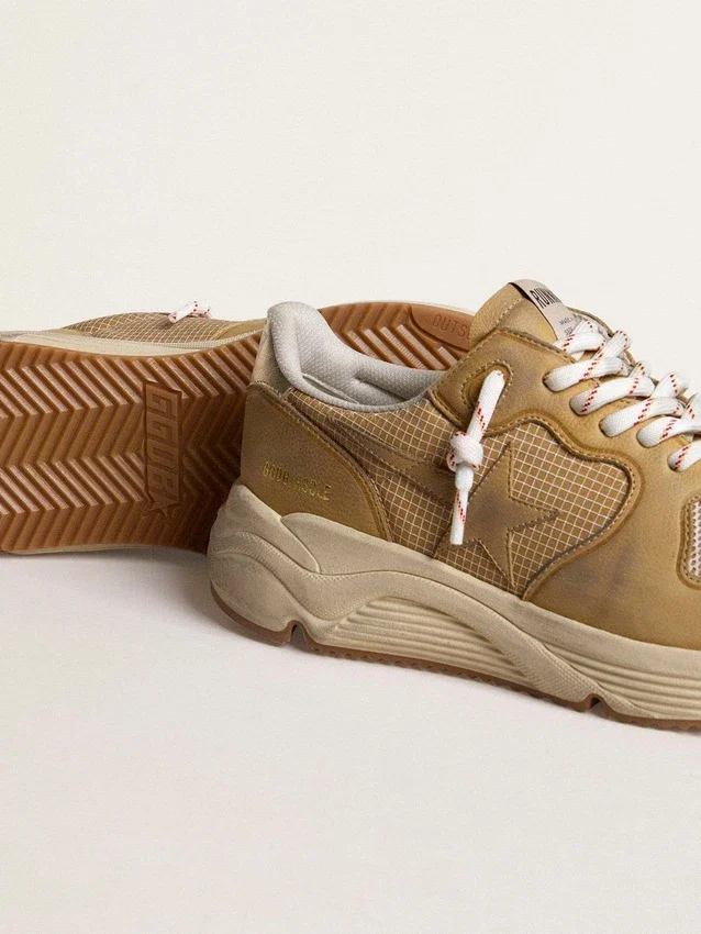 «Running Sole» aus beigem Nubukleder mit beigem Lederstern