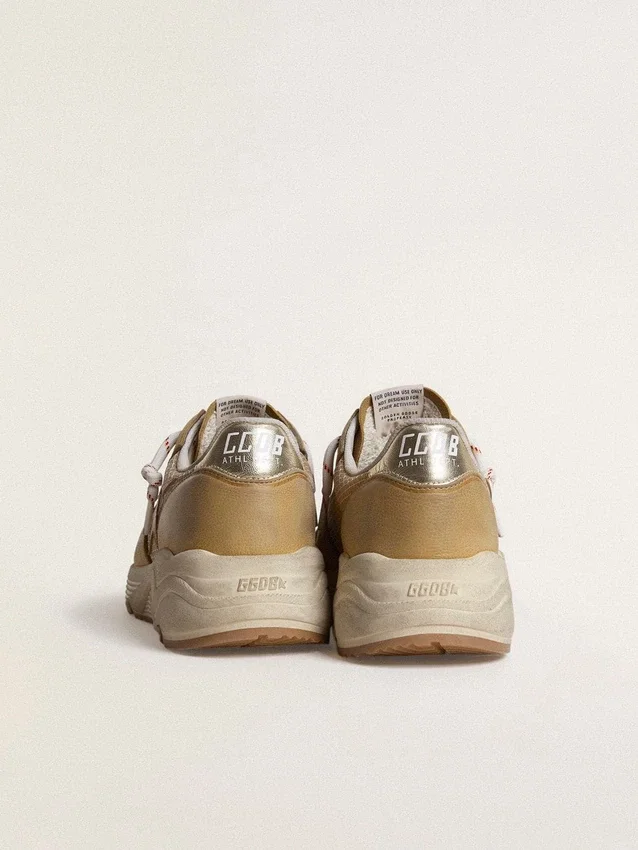«Running Sole» aus beigem Nubukleder mit beigem Lederstern