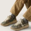 «Running Sole» aus grauem Wildleder mit weissem Stern und weisser Fersenlasche