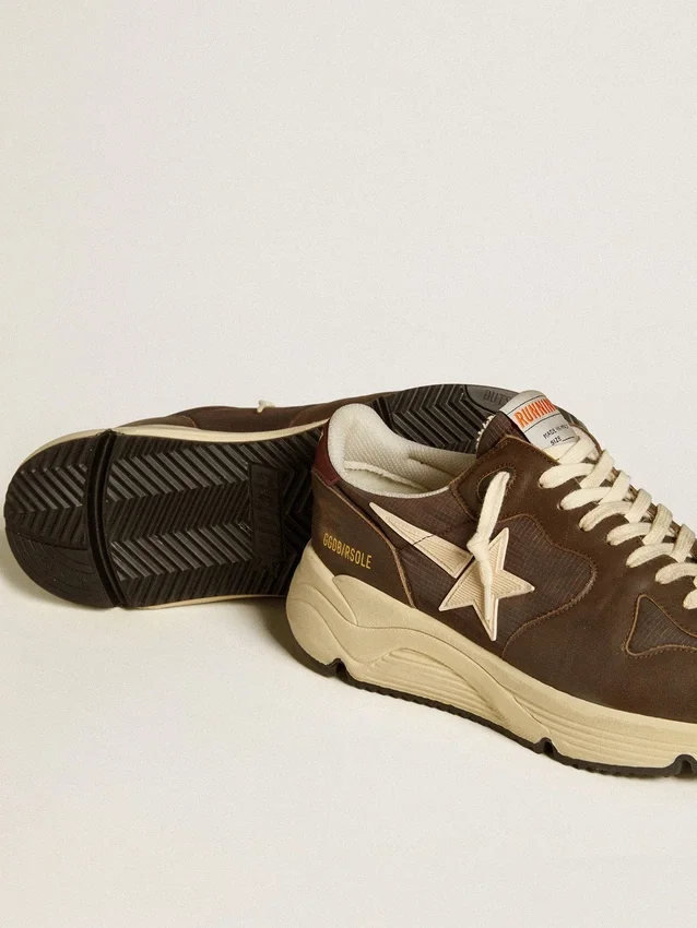 «Running Sole» aus Nylon und Leder mit TPU-Stern und Fersenlasche aus Nubukleder