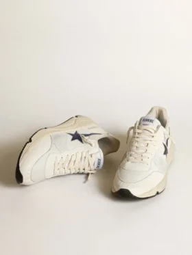 Running Sole aus weissem Leder und Mesh mit blauem, laminiertem Lederstern