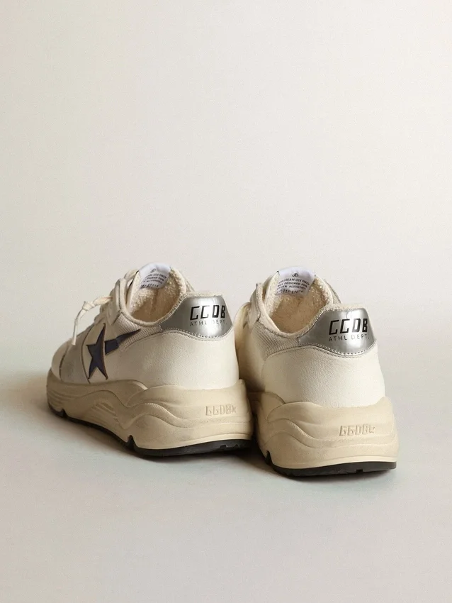 Running Sole aus weissem Leder und Mesh mit blauem, laminiertem Lederstern