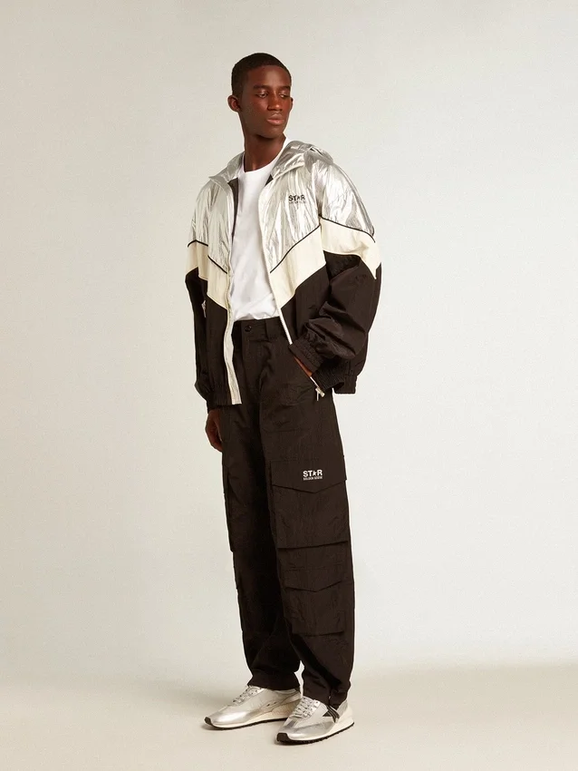 Schwarze Cargohose aus Ripstop-Nylon