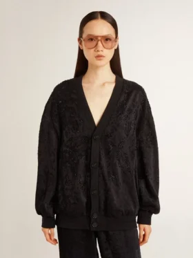 Schwarze Damen-Strickjacke mit Ton-in-Ton-Perlenstickerei im Toile-de-Jouy-Stil
