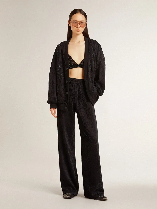 Schwarze Damen-Strickjacke mit Ton-in-Ton-Perlenstickerei im Toile-de-Jouy-Stil