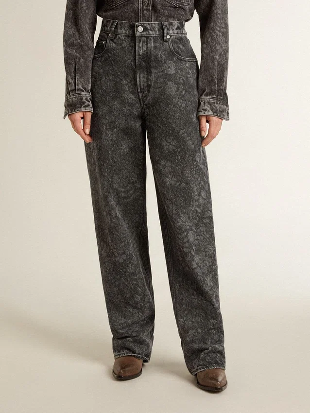 Schwarze Damenjeans mit Blumenmotiv