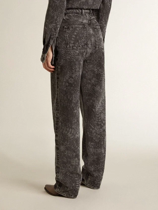 Schwarze Damenjeans mit Blumenmotiv