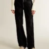 Schwarze Damenjeans mit samtartigem Wasch-Effekt