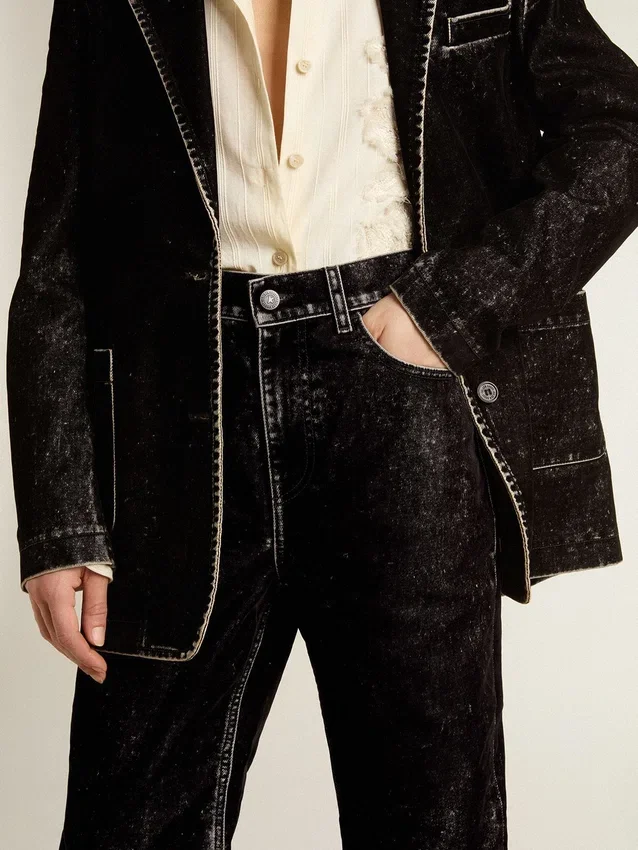Schwarze Damenjeans mit samtartigem Wasch-Effekt