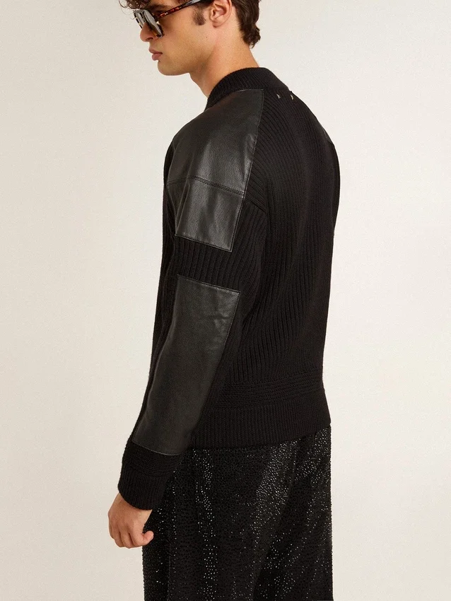 Schwarze Herrenjacke aus Merinowolle mit Ledereinsätzen