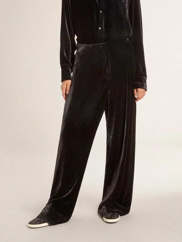 Schwarze Hose mit Samteffekt
