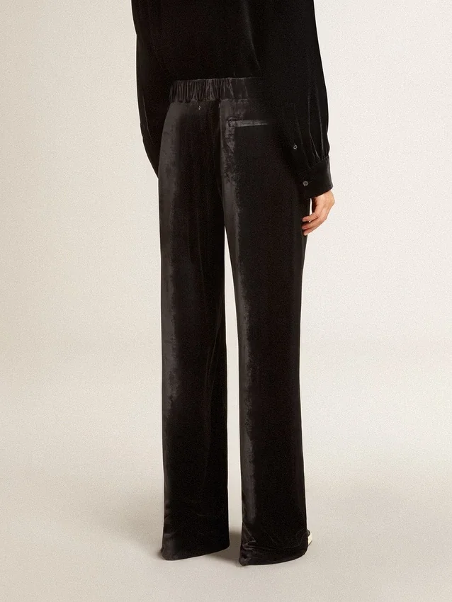 Schwarze Hose mit Samteffekt