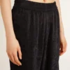 Schwarze Jogginghose für Damen mit Ton-in-Ton-Toile-de-Jouy-Print