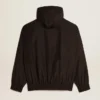 Schwarze Windjacke mit Kapuze