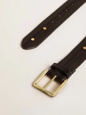 Schwarzer Damengürtel aus gewaschenem Leder mit goldenen Nieten