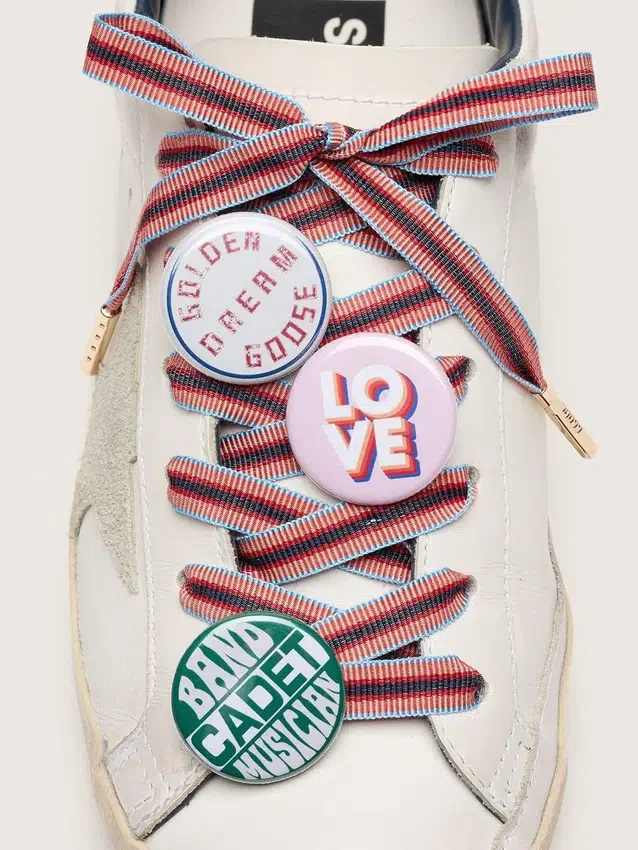Skins – mehrfarbige Schnürsenkel mit Pins